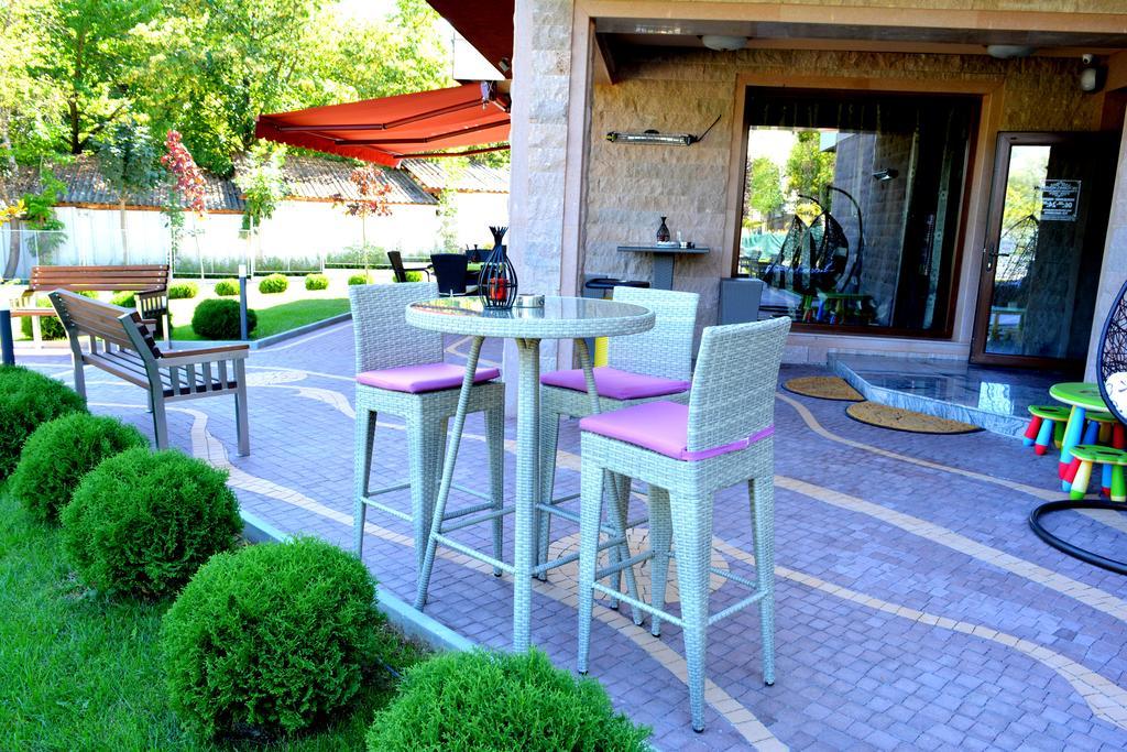 Victoriya'S House Hotel Hisarya Exterior photo